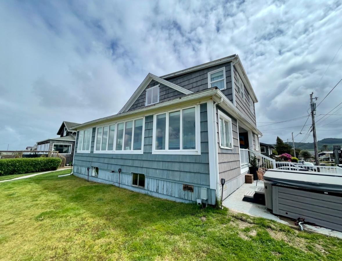 Seaside Beach Front House On The Promenade Esterno foto